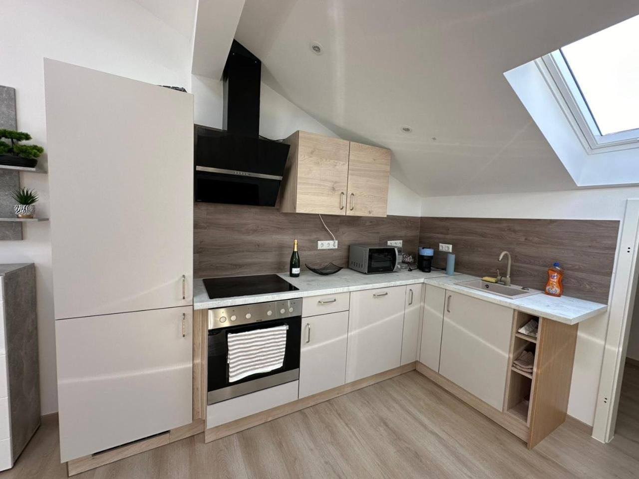 Grosse Ferienwohnung Gaestehaus Neubau Merzig 120M2 Kültér fotó