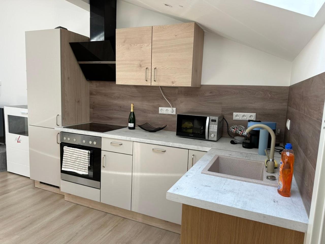 Grosse Ferienwohnung Gaestehaus Neubau Merzig 120M2 Kültér fotó