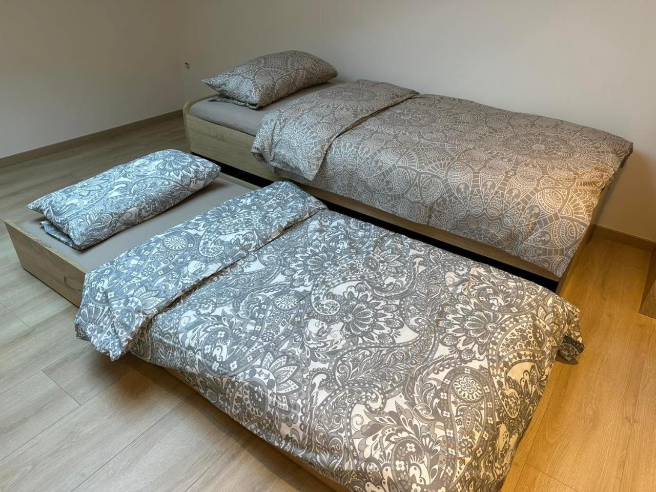 Grosse Ferienwohnung Gaestehaus Neubau Merzig 120M2 Kültér fotó