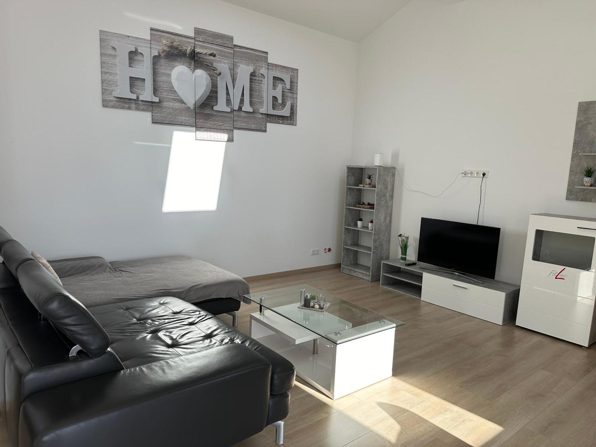 Grosse Ferienwohnung Gaestehaus Neubau Merzig 120M2 Kültér fotó