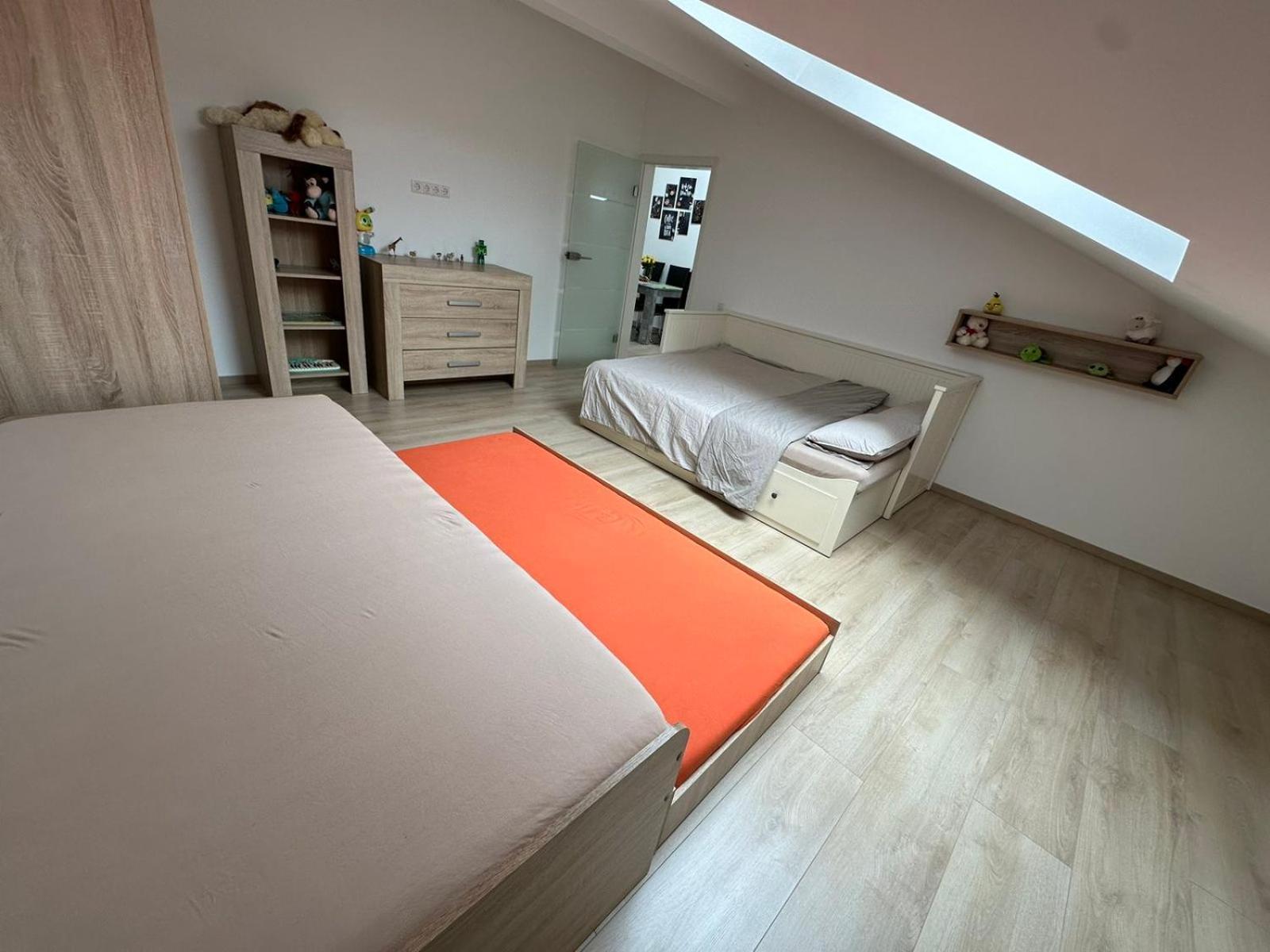 Grosse Ferienwohnung Gaestehaus Neubau Merzig 120M2 Kültér fotó