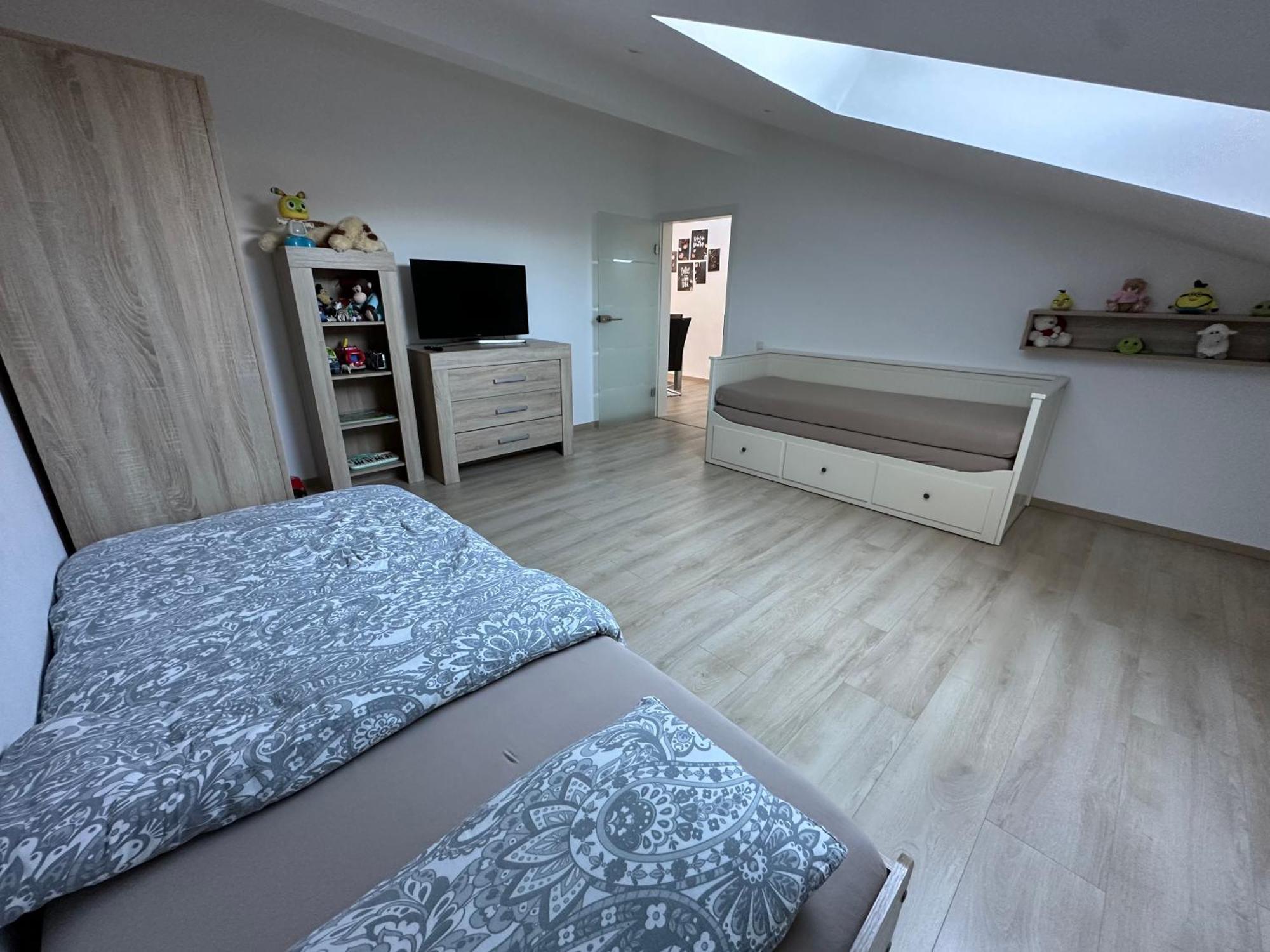 Grosse Ferienwohnung Gaestehaus Neubau Merzig 120M2 Kültér fotó