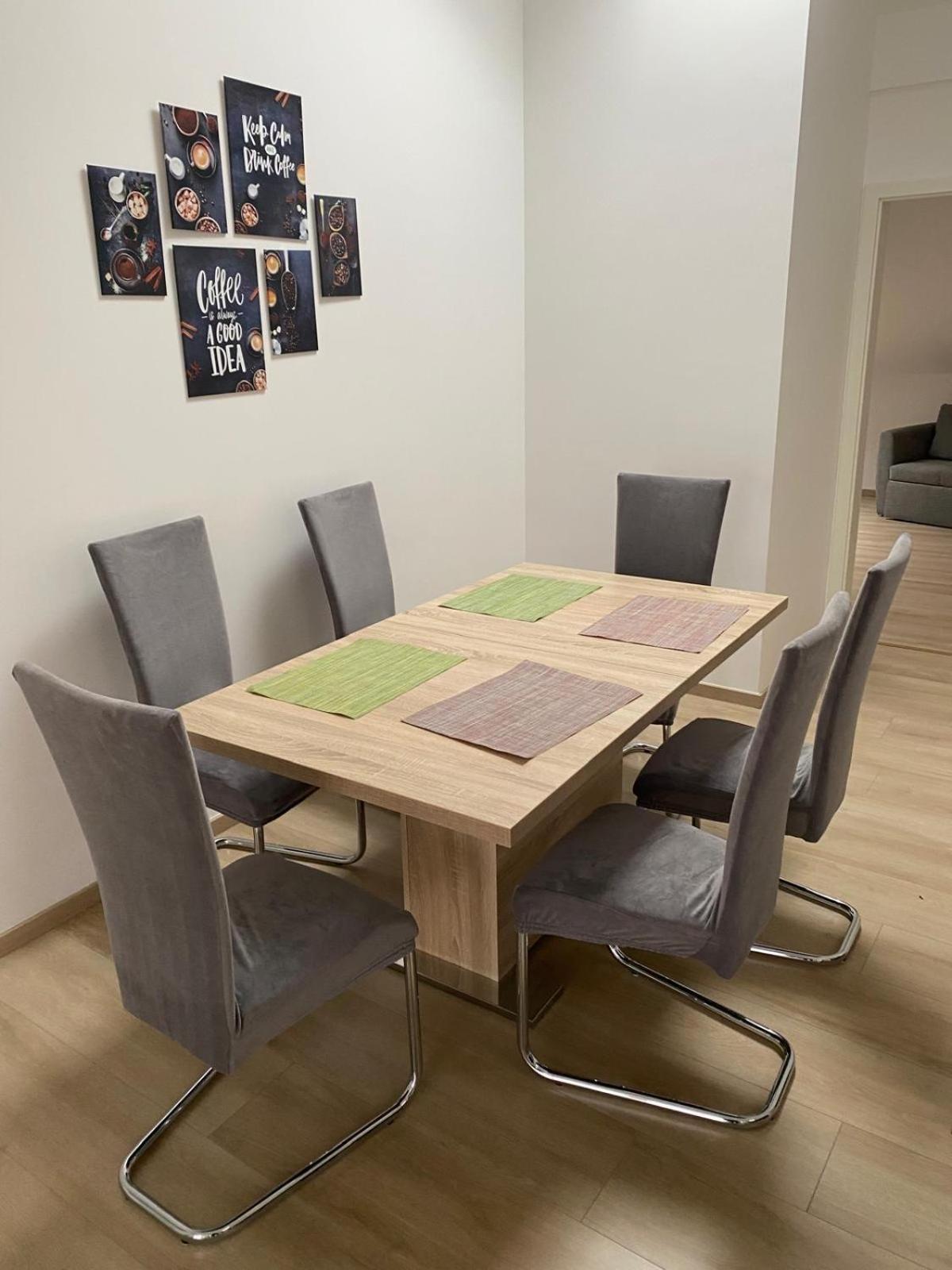 Grosse Ferienwohnung Gaestehaus Neubau Merzig 120M2 Kültér fotó